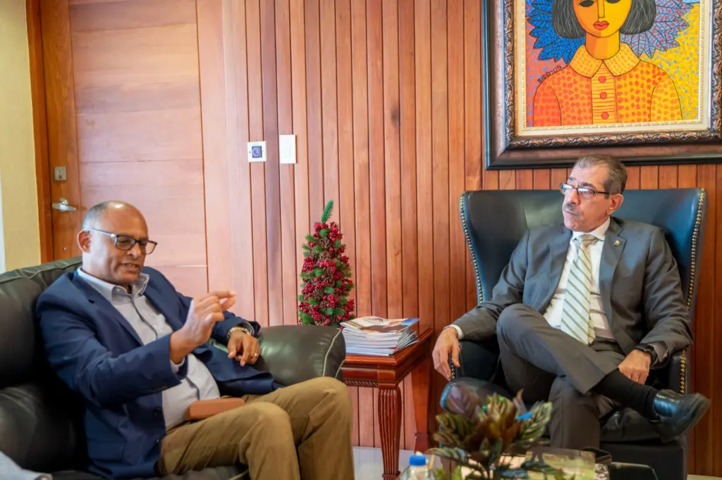UASD y Universidad de Puerto Rico coordinan acuerdo para que docentes de RD puedan ejercer en EE.UU.