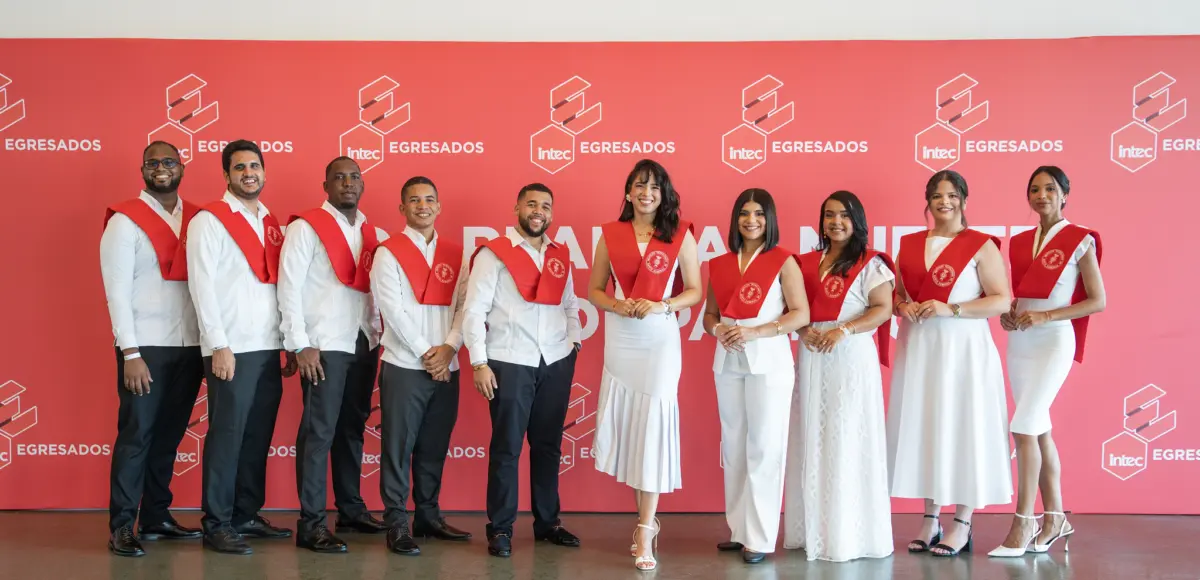 Diez profesionales se gradúan en INTEC gracias a las becas de los Premios Inconcreto