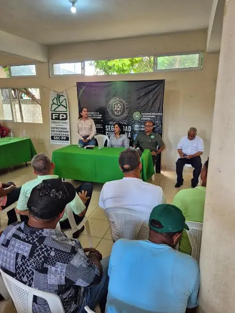 Fuerza del Pueblo escucha demandas de líderes comunitarios de Santo Domingo Este