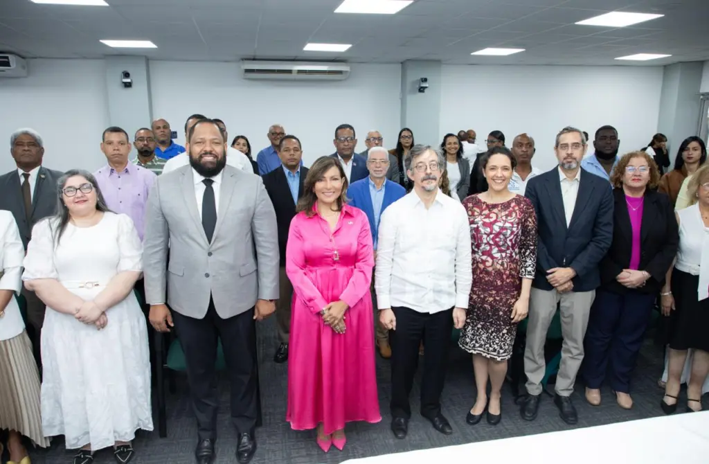 Gabinete de Política Social y UNPHU lanzan cuarta edición del Concurso Nacional de Investigación Social