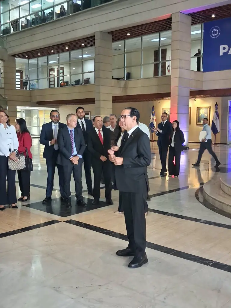 Manuel Ramón Herrera Carbuccia juez de la SCJ se despide tras 26 años en el Poder Judicial dominicano