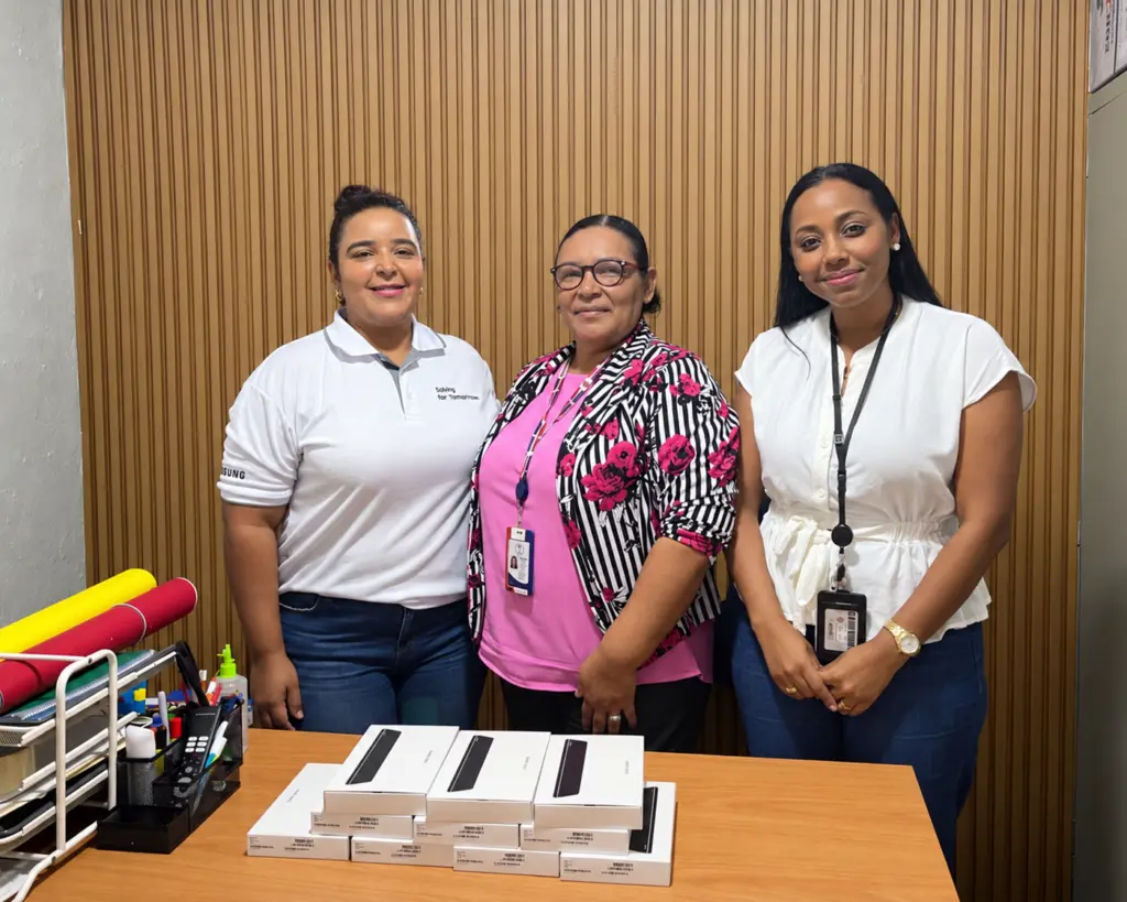 El Challenge #CaminaPorUnaCausa premió a 10 escuelas con tecnología