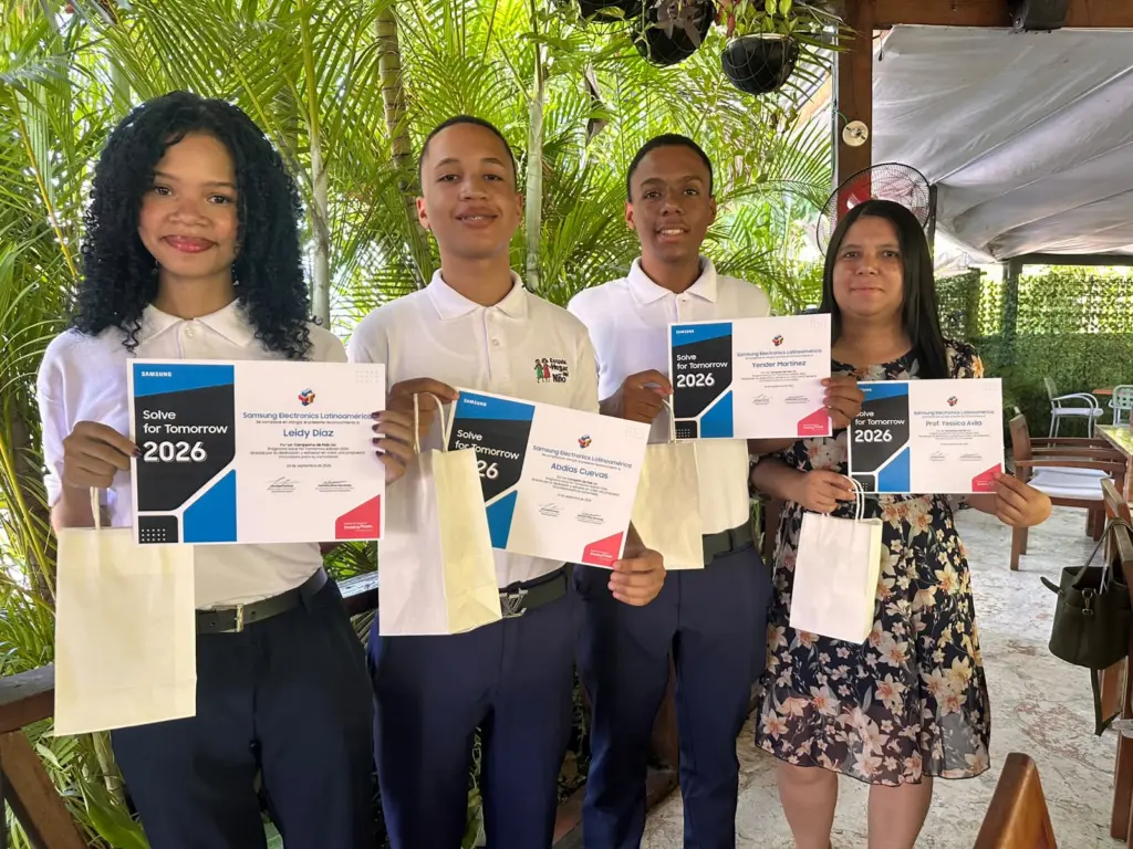 Equipo de República Dominicana está en la final regional de Solve for Tomorrow 2026