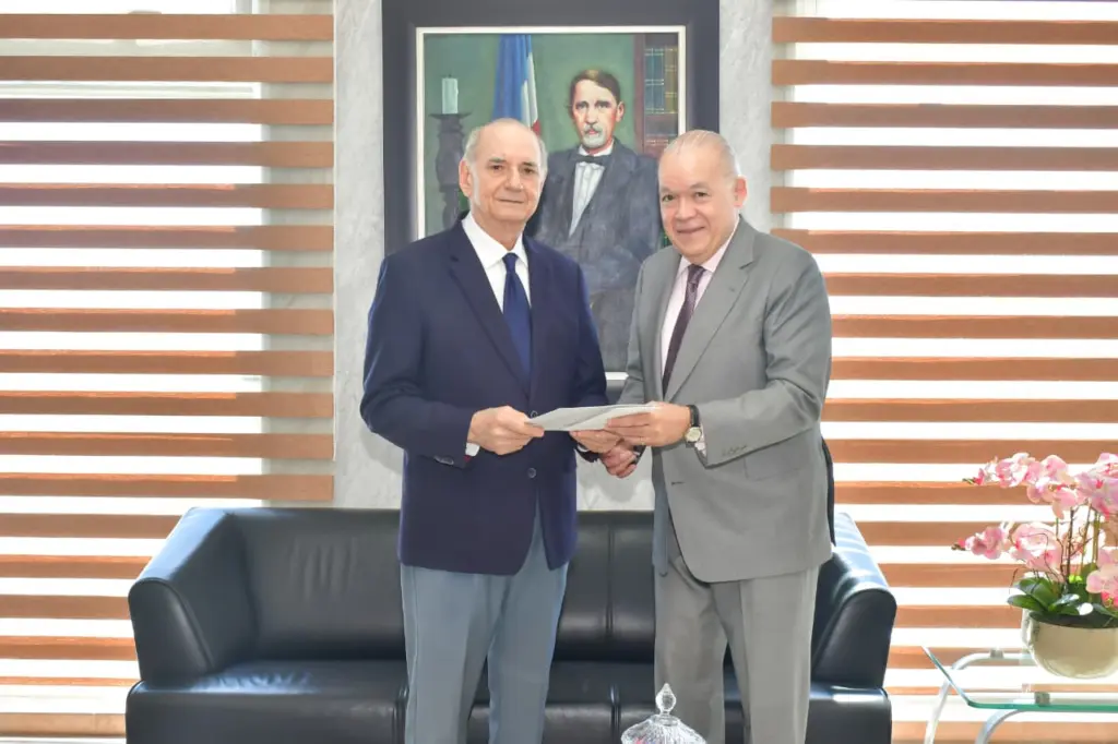 Dirección General de Juegos de Azar entrega a la DGII base de datos de establecimientos acogidos al Plan de Regularización
