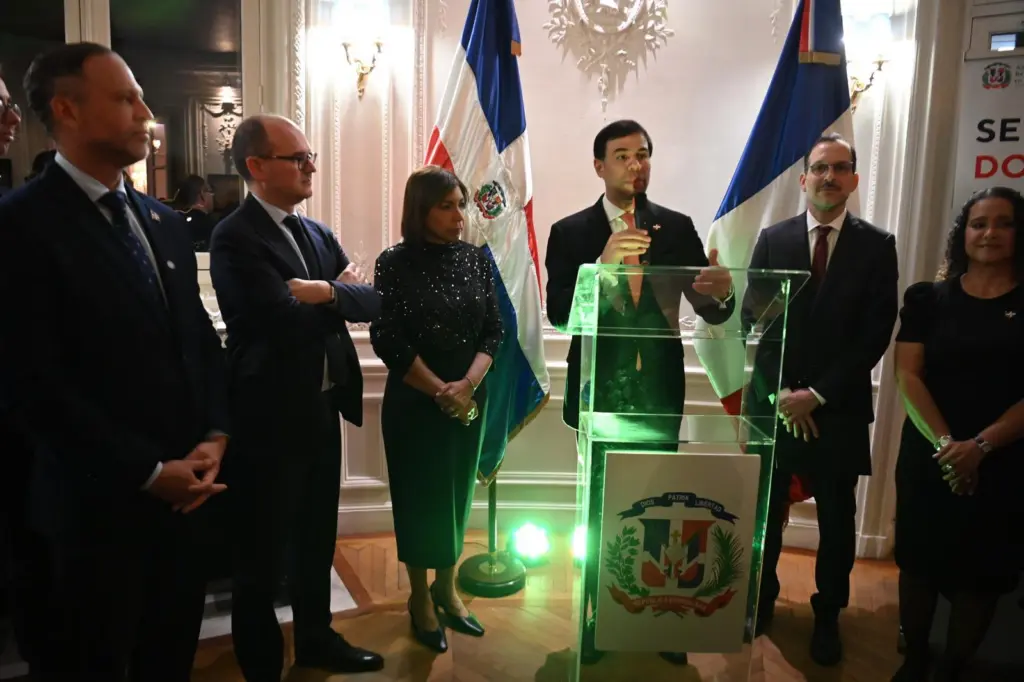 Roberto Ángel Salcedo encabeza la apertura de la Semana Dominicana en Francia