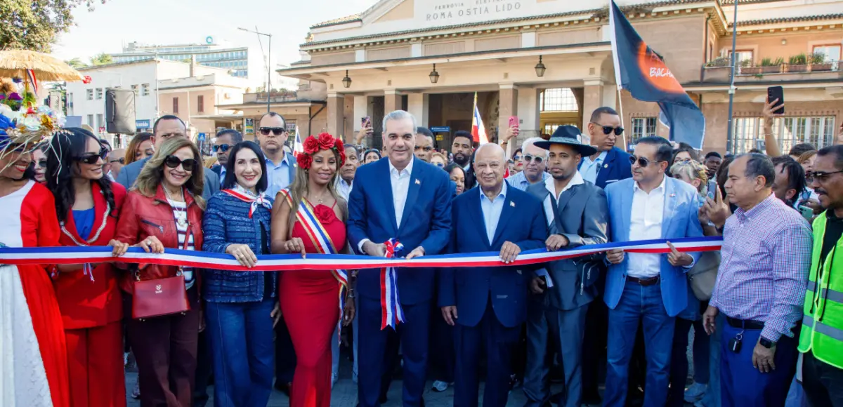 Presidente Luis Abinader inaugura la Parada Dominicana en Roma y resalta los aportes de la diáspora en Italia