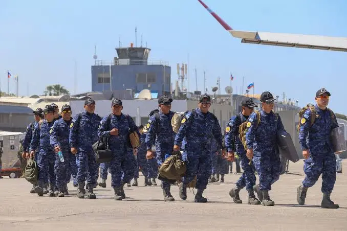 Llegan soldados salvadoreños a Haití para colaborar en la búsqueda de cuatro aerotécnicos