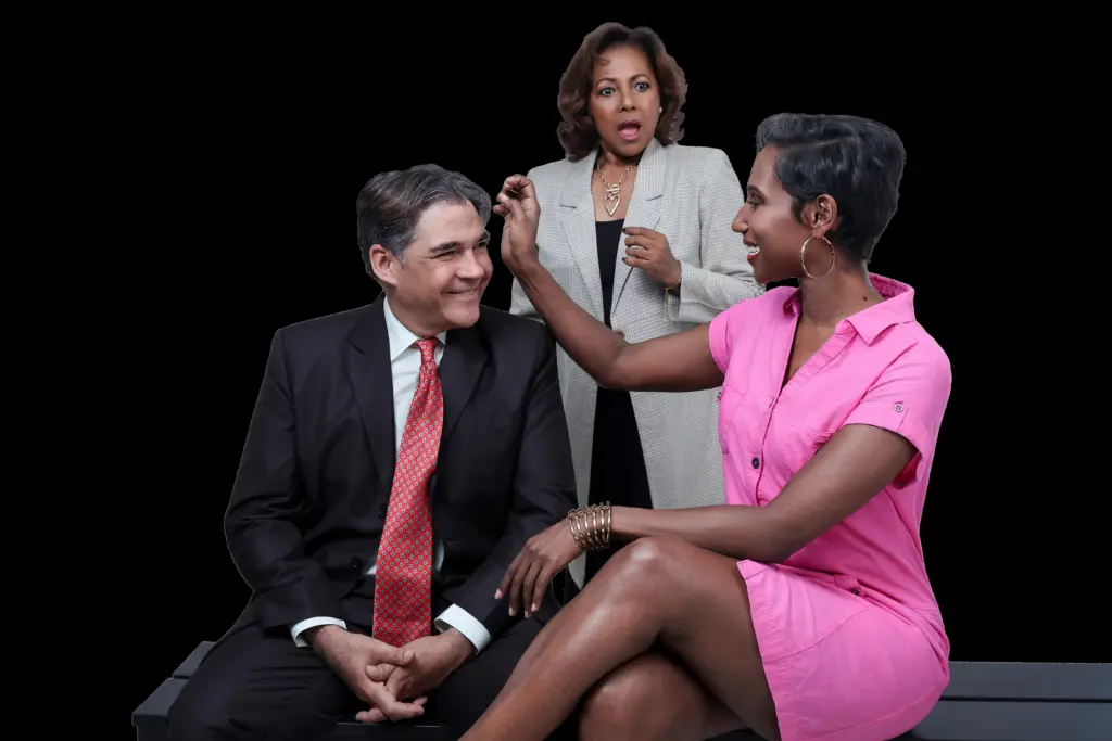 Lidia Ariza y Yarimar Uribe juntas en escena en la obra “Señora, ¿me presta su marido?”